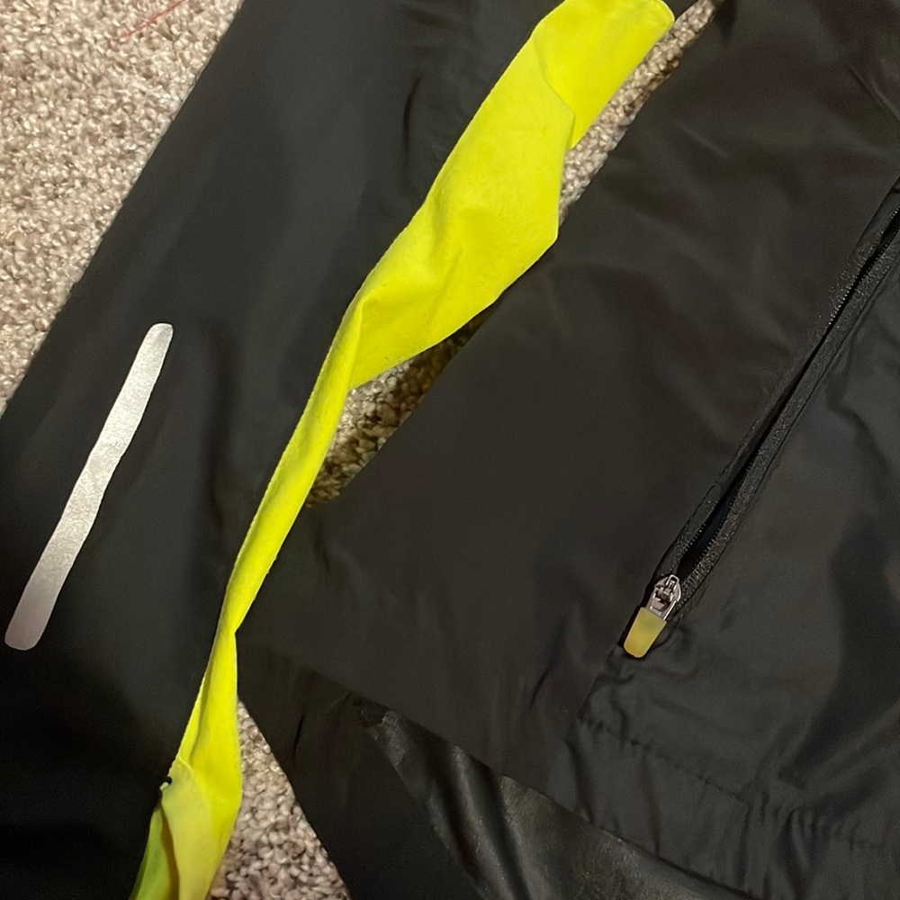 Windbreaker - Picture 3 of 4